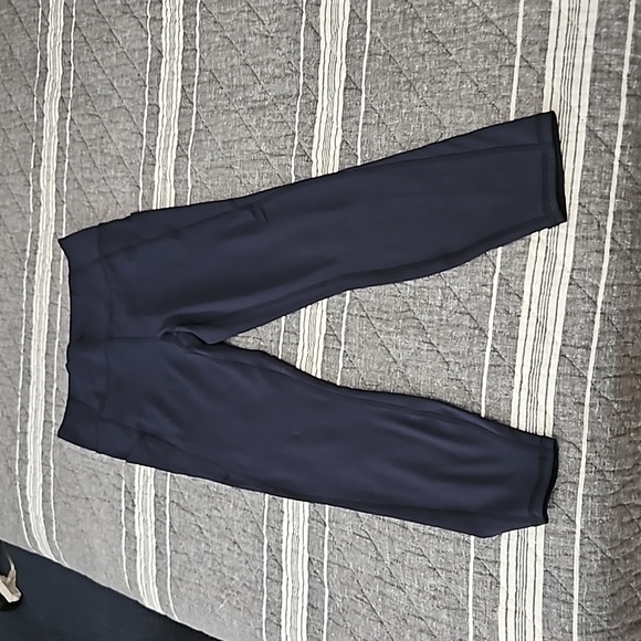 Fabletics leggings bundle, size medium - Picture 4 of 5